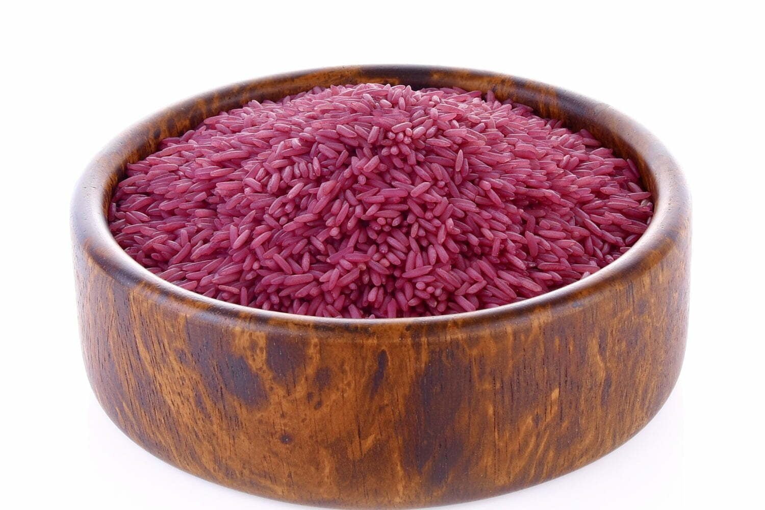 Foto de Cuenco de arroz morado de madera sobre fondo blanco