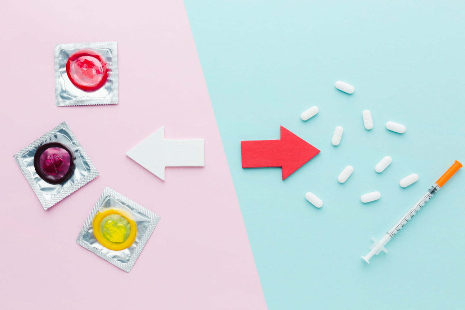 foto de métodos anticonceptivos sobre fondo azul y rosado - metodo anticonceptivo