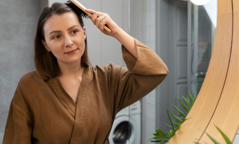 Peinar tu cabello sin partirlo - Consejos de expertos para detener el envejecimiento del cabello