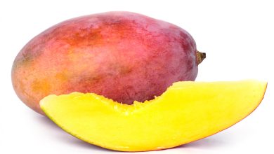 foto de mango sobre la mesa