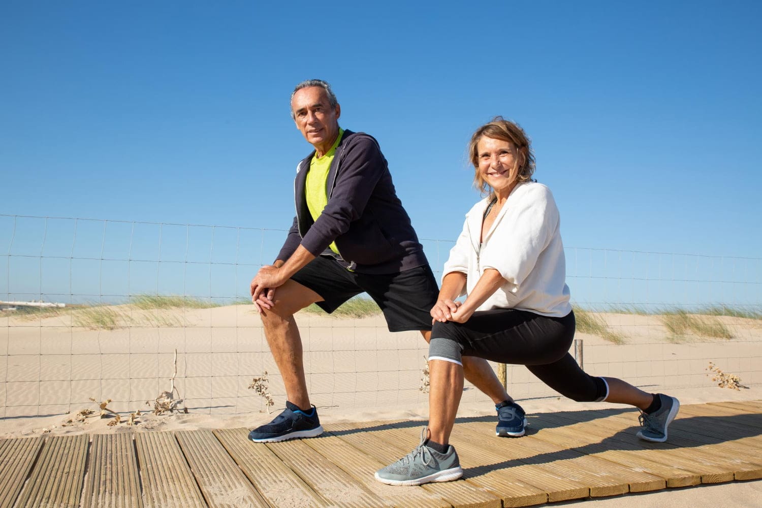 ejercicio / tonificar los glúteos - Las mejores actividades físicas para hacer después de los 60 / 50 años / desayuno