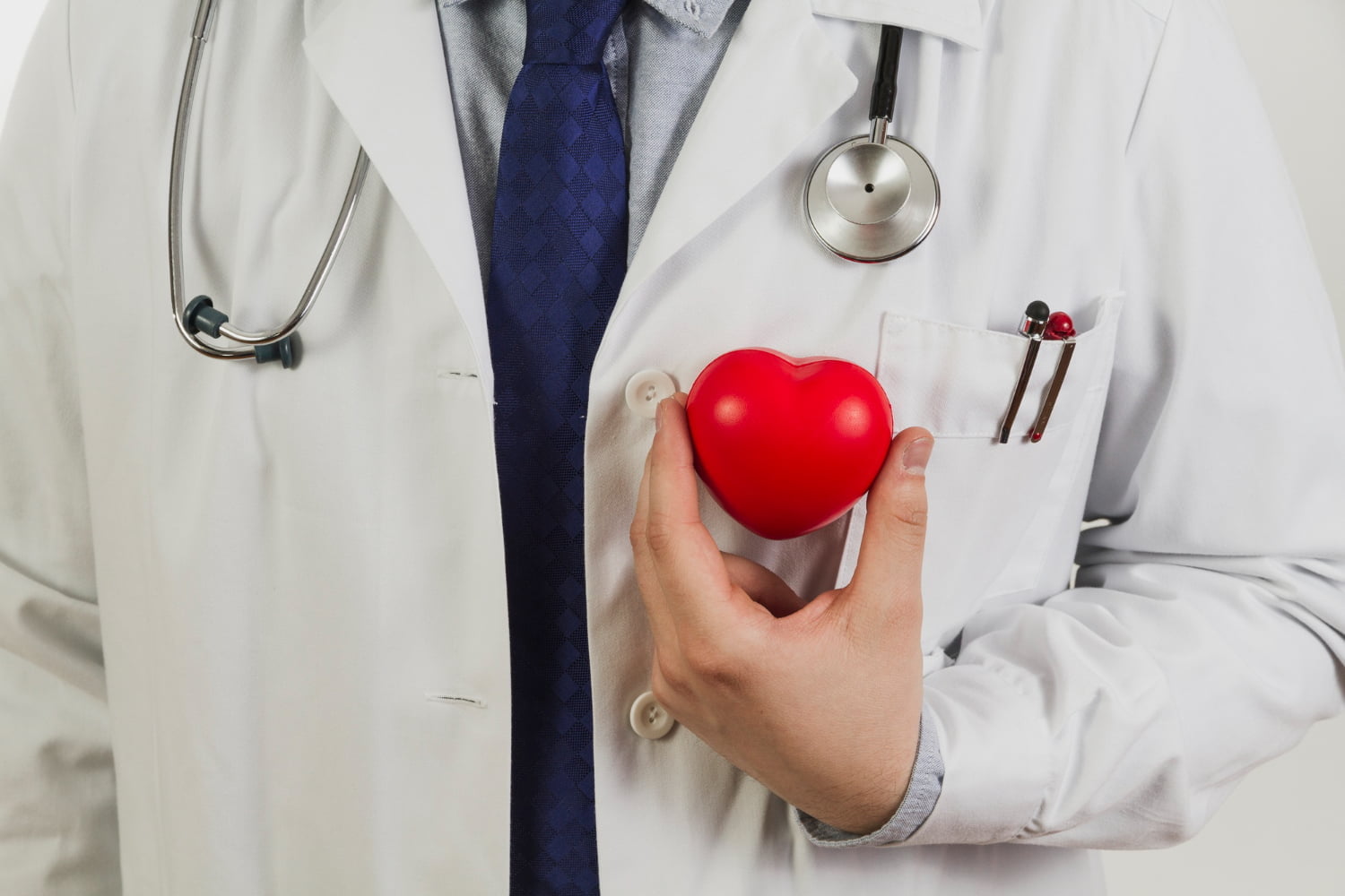 La fruta que limpia las arterias y protege el sistema cardiovascular / tomate