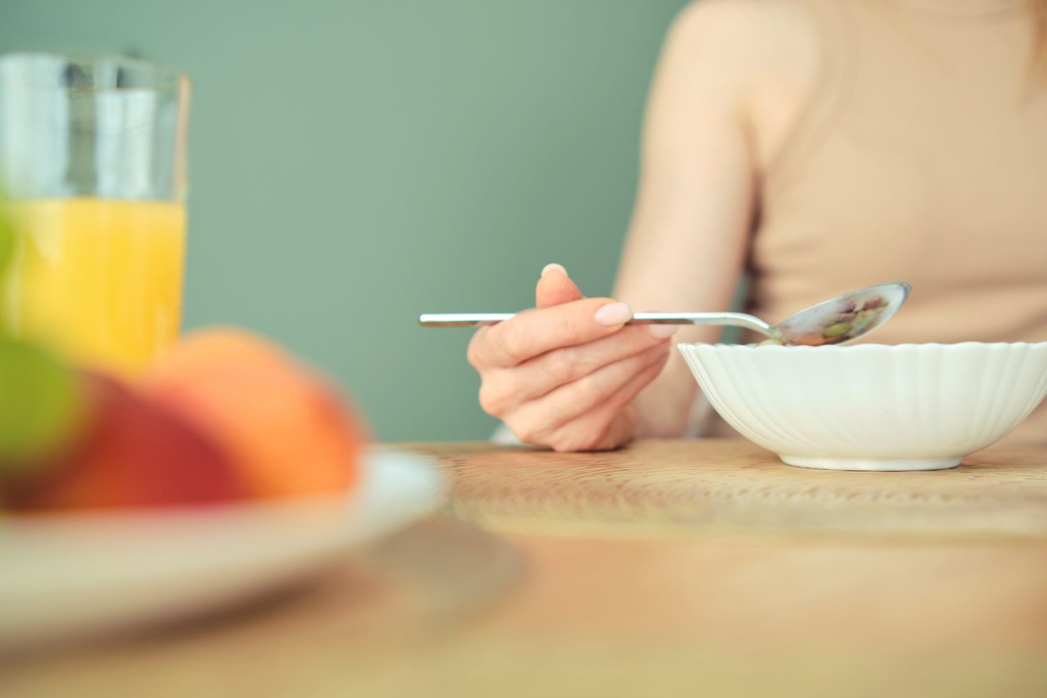 Lista de alimentos que no se deben comer en ayunas - Acidez estomacal: el desayuno perfecto para salvar el día
