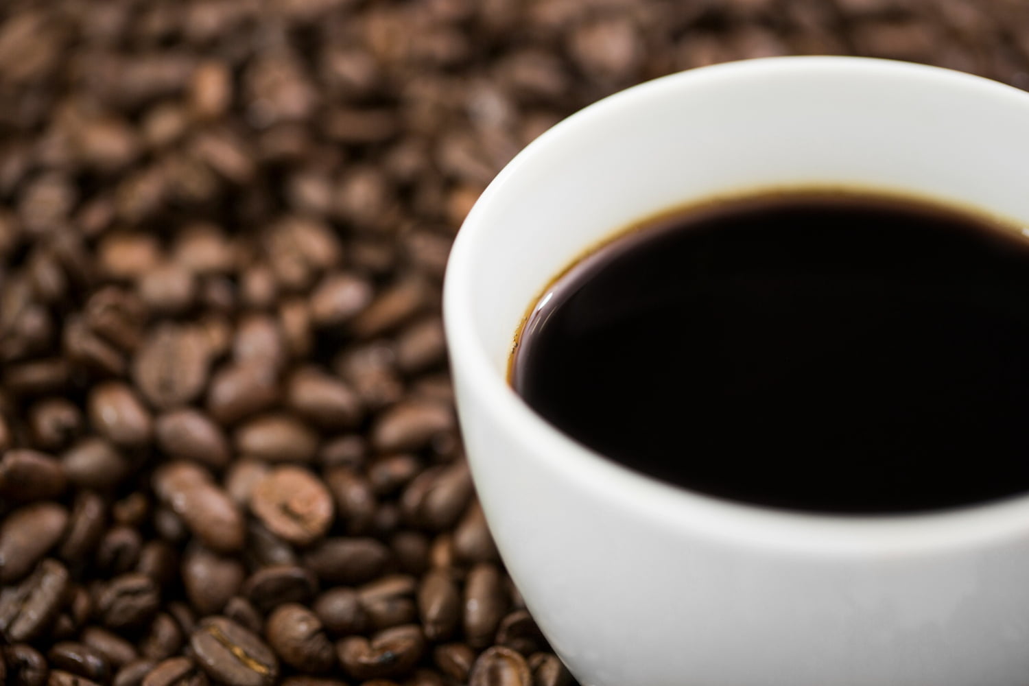 Por qué desayunar sólo café puede no ser la mejor opción para tu salud